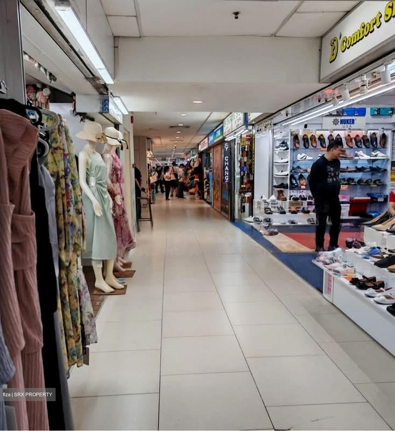 Lucky Plaza (D9), Shop House #559253441